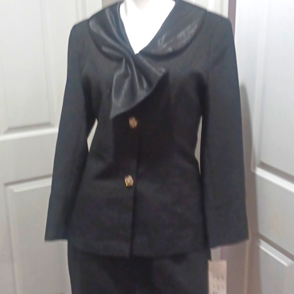 NWT Black Skirt Suit Size 10 FirmPrice! - Picture 5 of 5